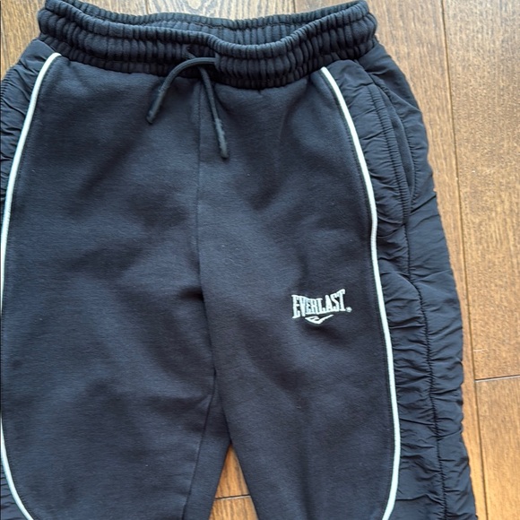 Everlast Black Sweatpants with Tapered Leg and White Piping - Picture 2 of 4